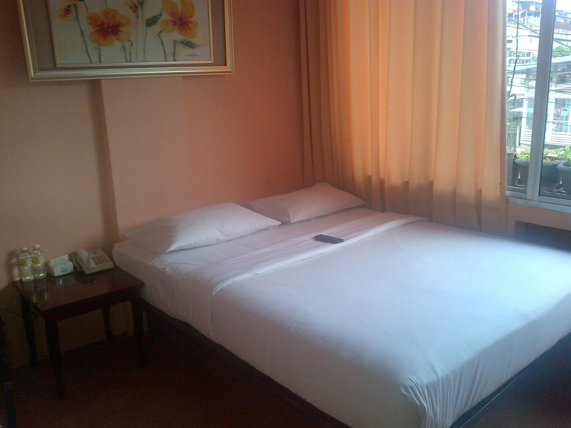 Twins Hotel Jakarta Exterior foto