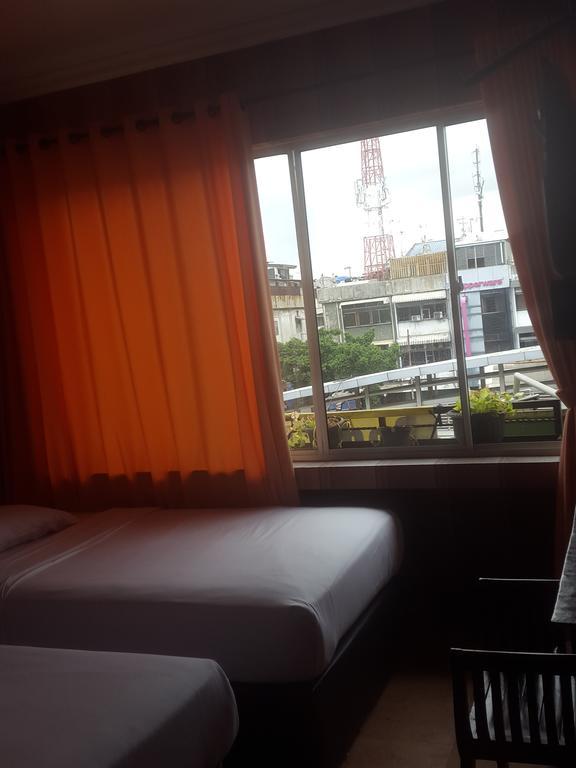 Twins Hotel Jakarta Exterior foto