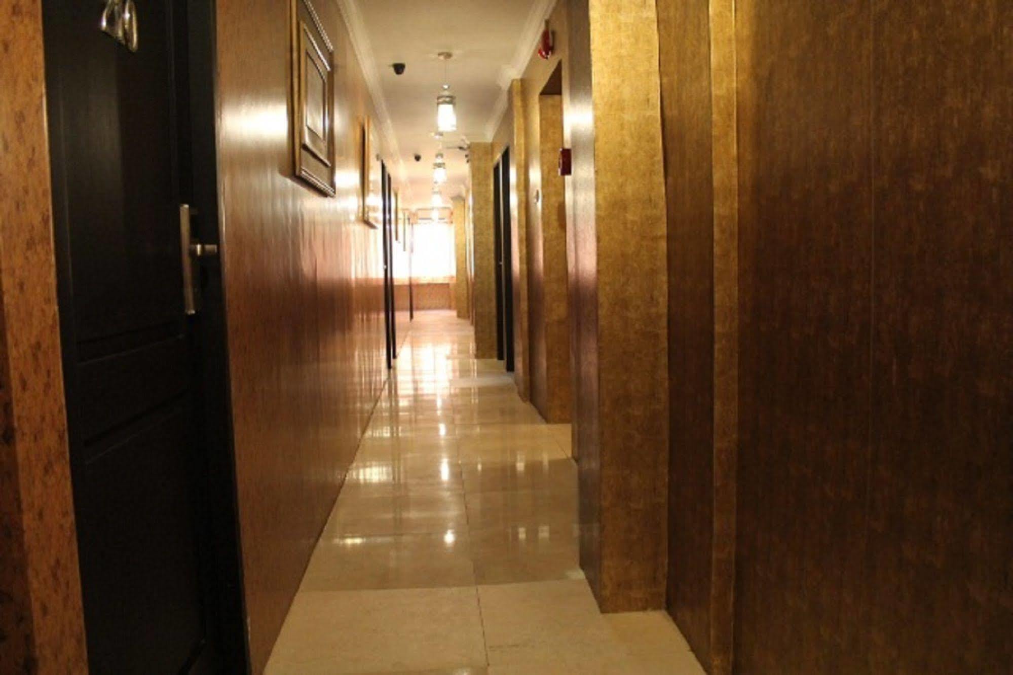 Twins Hotel Jakarta Exterior foto