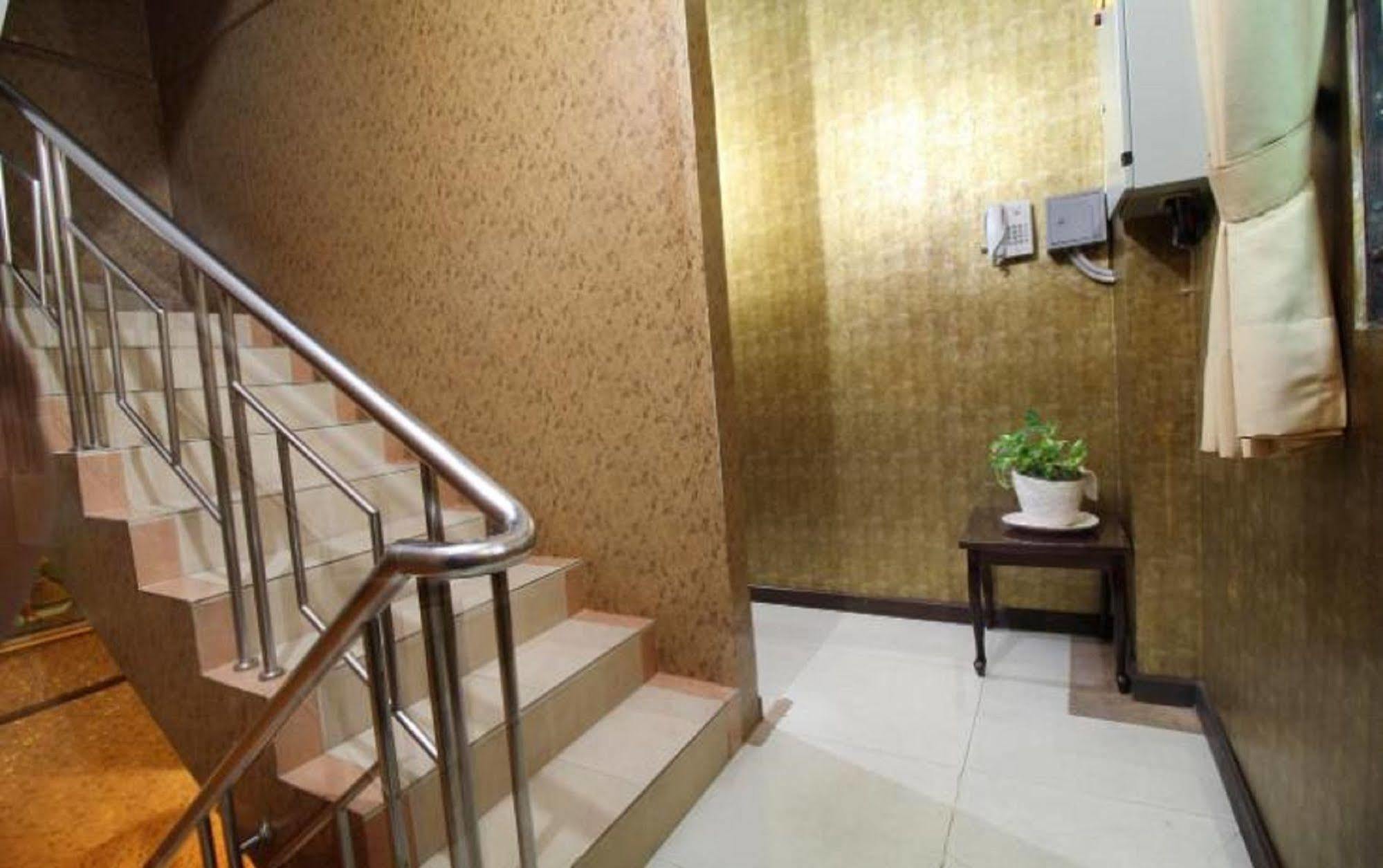 Twins Hotel Jakarta Exterior foto